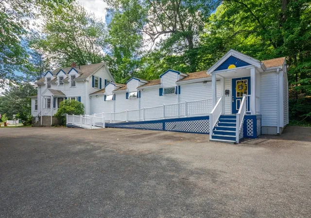 Photo 3 of Single family home for sale at 521 Walpole St, Norwood, MA 02062 | MLS# 73538212 | Listing updated on 2026-08-12