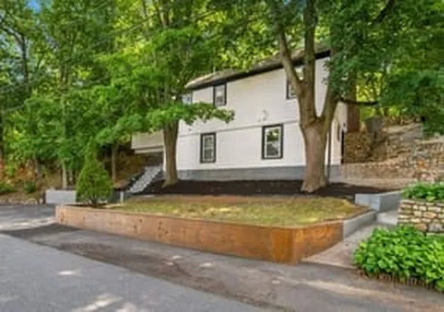 1st image of 9 Walden Pond Ave, Saugus, MA 01906 | MLS# 73556788