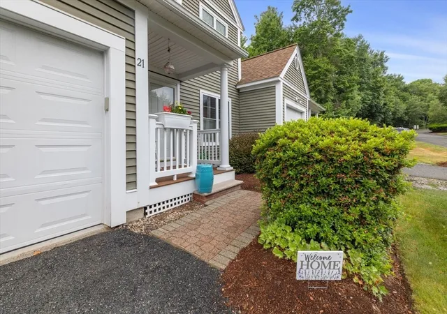 Homes for sale in Uxbridge, MA | 21 Concord Ln #21, Uxbridge, MA 01569 | MLS# 73540826