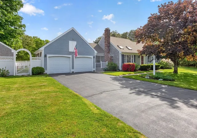 Homes for sale in Harwich, MA | 3 Crestview Dr, Harwich, MA 02645 | MLS# 73529401