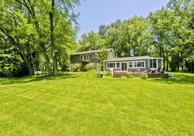 4th image of 30 Cove Island Rd, South Hadley, MA 01075 | MLS# 73553031