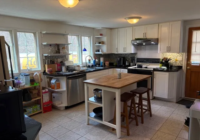 Homes for sale in Southborough, MA | 112 Marlboro Rd, Southborough, MA 01772 | MLS# 73507358
