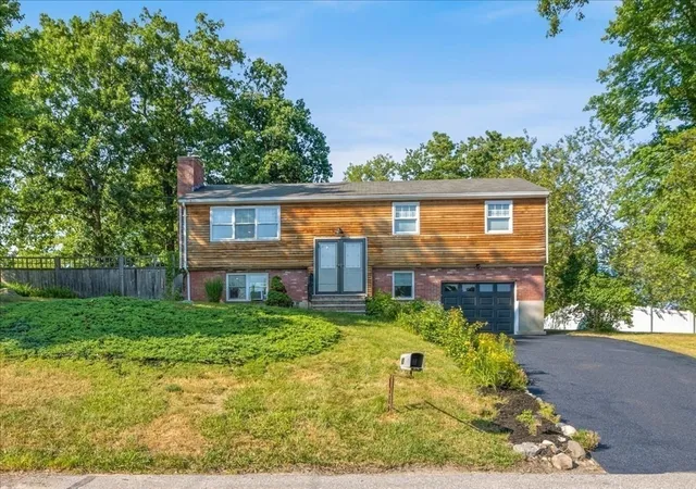 2nd image of 49 Longfellow Dr, Newburyport, MA 01950 | MLS# 73556137