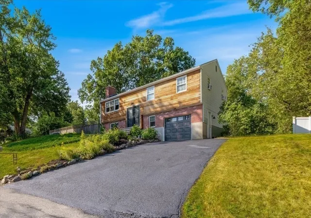 39th image of 49 Longfellow Dr, Newburyport, MA 01950 | MLS# 73556137