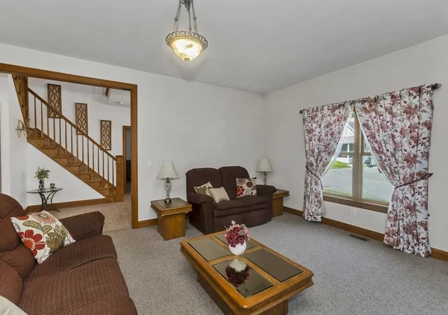 3rd image of 27 Landing Dr, Chicopee, MA 01020 | MLS# 73564367