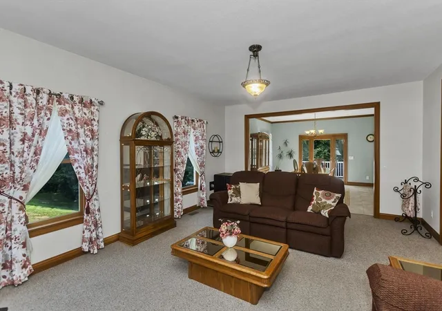 4th image of 27 Landing Dr, Chicopee, MA 01020 | MLS# 73564367