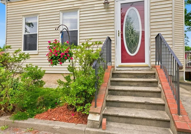 Photo 4 of Single family home for sale at 10 Sumner Ave, Middleboro, MA 02346 | MLS# 73562674 | Listing updated on 2026-09-01