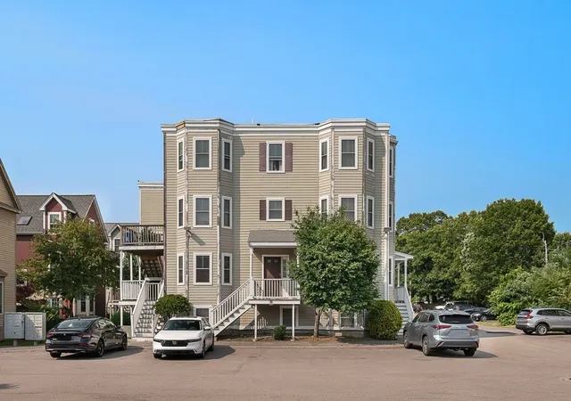 Listing Photo 2 - Condo for sale in building located at 17 Business Ter, Boston, MA 02136 - Unit #17