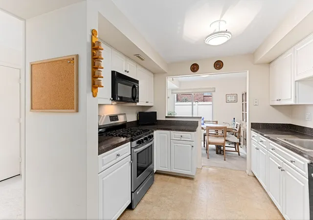Homes for sale in Stoughton, MA | 37 Elderwood Dr #37, Stoughton, MA 02072 | MLS# 73512804