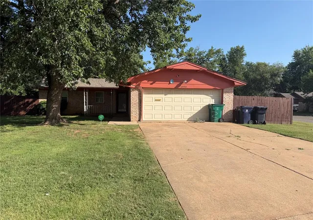 Photo 3 of Single family home for sale at 4828 Creekwood Dr, Oklahoma City, OK 73135 | MLS# 730576 | Listing updated on 2026-08-05