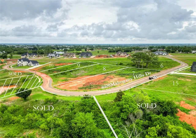 1st image of 4600 Mahogany Hills Dr, Moore, OK 73160 | MLS# 938949