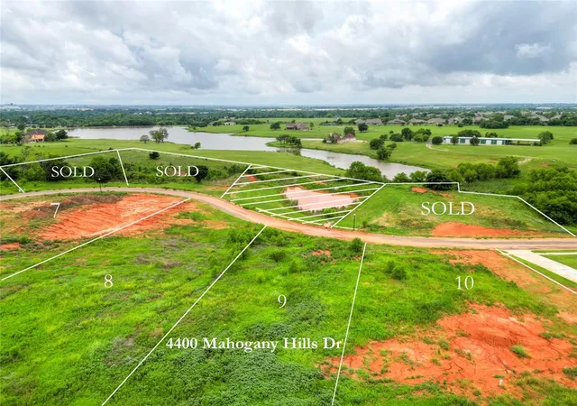 1st image of 4400 Mahogany Hills Dr, Moore, OK 73160 | MLS# 938959