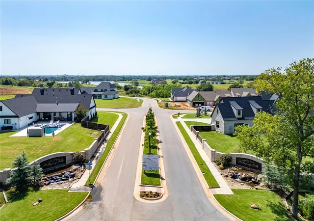 3rd image of 4400 Mahogany Hills Dr, Moore, OK 73160 | MLS# 938959