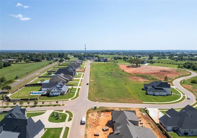 5th image of 4400 Mahogany Hills Dr, Moore, OK 73160 | MLS# 938959