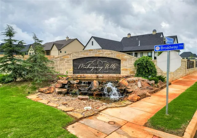 2nd image of 4400 Mahogany Hills Dr, Moore, OK 73160 | MLS# 938959