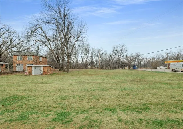 23rd image of 1315 S Division St, Guthrie, OK 73044 | MLS# 1042568
