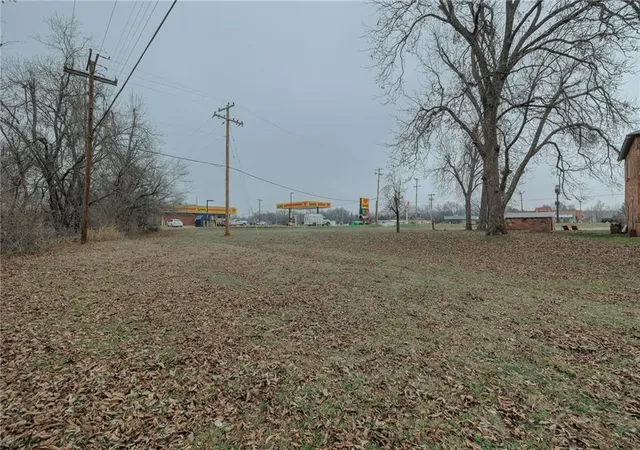 5th image of 1315 S Division St, Guthrie, OK 73044 | MLS# 1042568