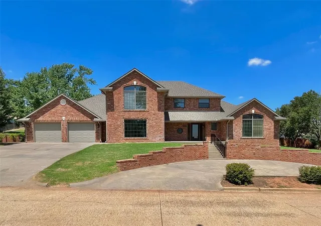 1st image of 1207 N Illinois St, Weatherford, OK 73096 | MLS# 1043426