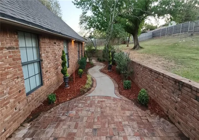 3rd image of 1207 N Illinois St, Weatherford, OK 73096 | MLS# 1043426
