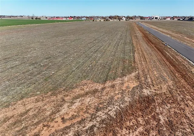 10th image of 24119 E Harvest View Dr, Weatherford, OK 73096 | MLS# 1094139