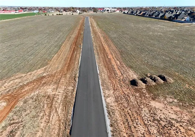 9th image of 24117 E Harvest View Dr, Weatherford, OK 73096 | MLS# 1094147