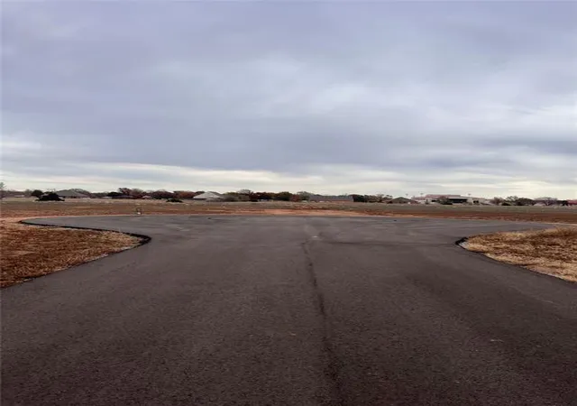 3rd image of 24109 E Harvest View Dr, Weatherford, OK 73096 | MLS# 1094178