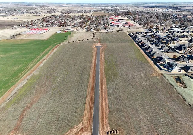 4th image of 24109 E Harvest View Dr, Weatherford, OK 73096 | MLS# 1094178