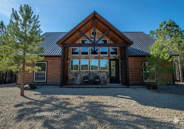 Photo 1 of Single family home for sale at 1421 N Lukfata Trl, Broken Bow, OK 74728 | MLS# 1098848 | Listing updated on 2026-01-19
