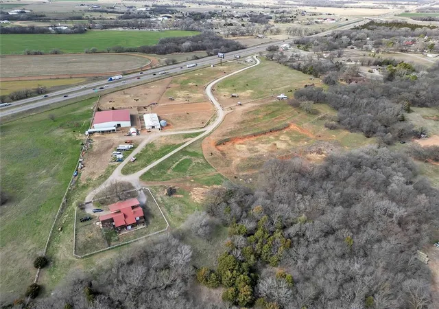 Photo 2 of Single family home for sale at 27557 Ridge Rd, Washington, OK 73093 | MLS# 1101523 | Listing updated on 2025-07-22