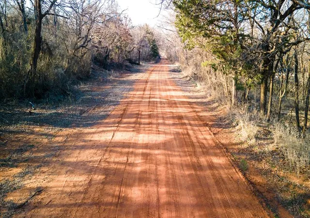Photo 3 of Sale Pending at 10050 Santa Fe Trl, Edmond, OK 73025 | MLS# 1101974 | Listing updated on 2024-03-20