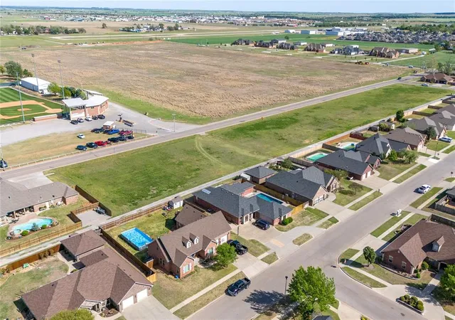 4th image of 3001 N Lyle Rd, Weatherford, OK 73096 | MLS# 1108876
