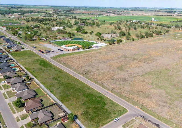 6th image of 3001 N Lyle Rd, Weatherford, OK 73096 | MLS# 1108876