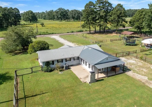 2nd image of 1266 W Memorial Rd, Broken Bow, OK 74728 | MLS# 1116760