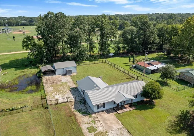 3rd image of 1266 W Memorial Rd, Broken Bow, OK 74728 | MLS# 1116760