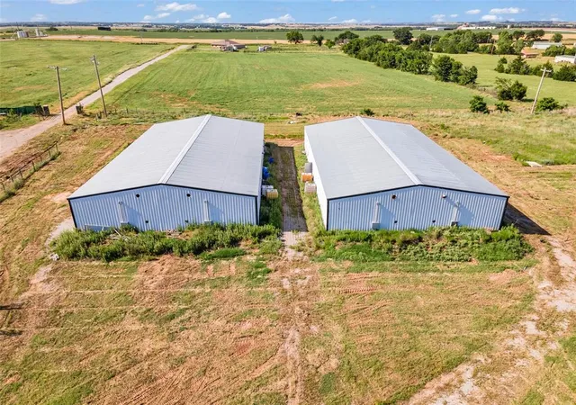 Photo 3 of Sale Pending at 1311 County Road 1390, Chickasha, OK 73018 | MLS# 1119162 | Listing updated on 2025-06-03