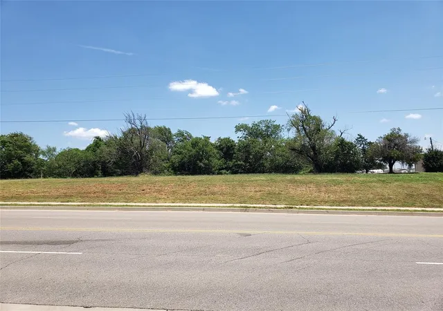 Photo 1 of Sale Pending at 4616 S Anderson Rd, Oklahoma City, OK 73150 | MLS# 1122959 | Listing updated on 2025-10-07