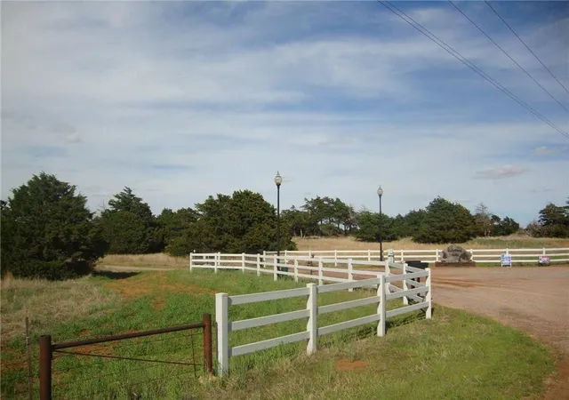 Homes for sale in Weatherford, OK | 15 Ridgewood Rd, Weatherford, OK 73096 | MLS# 1127279