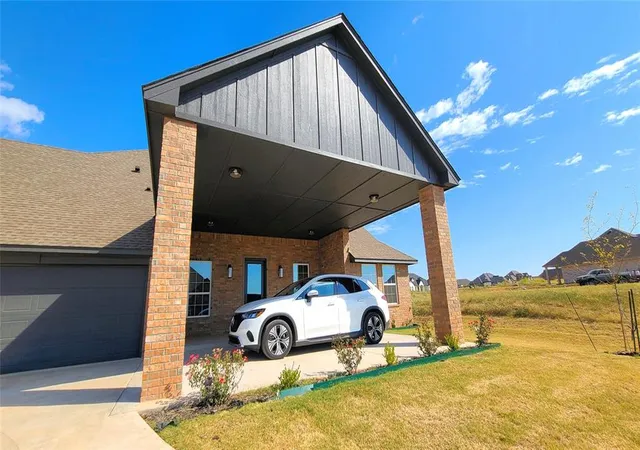 2nd image of 9304 Sw 35th St, Oklahoma City, OK 73179 | MLS# 1128693