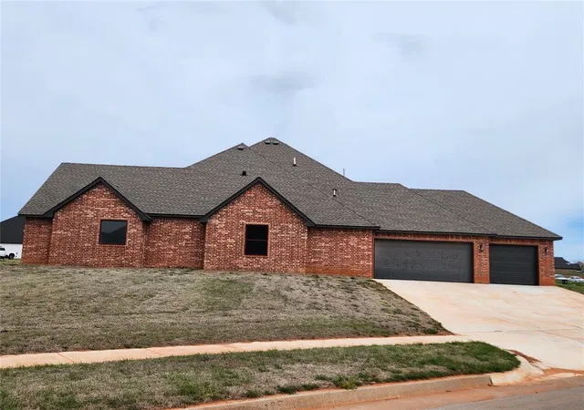2nd image of 9320 Sw 34th St, Oklahoma City, OK 73179 | MLS# 1129079
