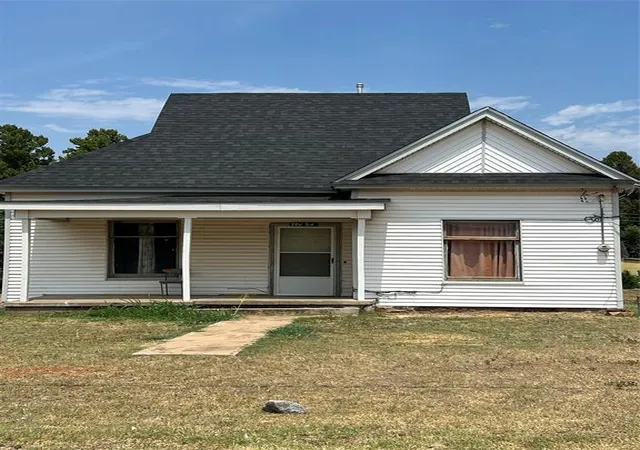 Photo 2 of Single family home for sale at 21 W 3rd St, Carnegie, OK 73015 | MLS# 1129630 | Listing updated on 2024-11-22