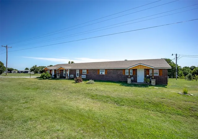 Photo 2 of Multi family home for sale at 24600 State Hwy 76 S, Blanchard, OK 73010 | MLS# 1131041 | Listing updated on 2025-09-24