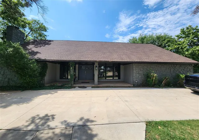1st image of 2900 Browne Stone Rd, Oklahoma City, OK 73120 | MLS# 1132794
