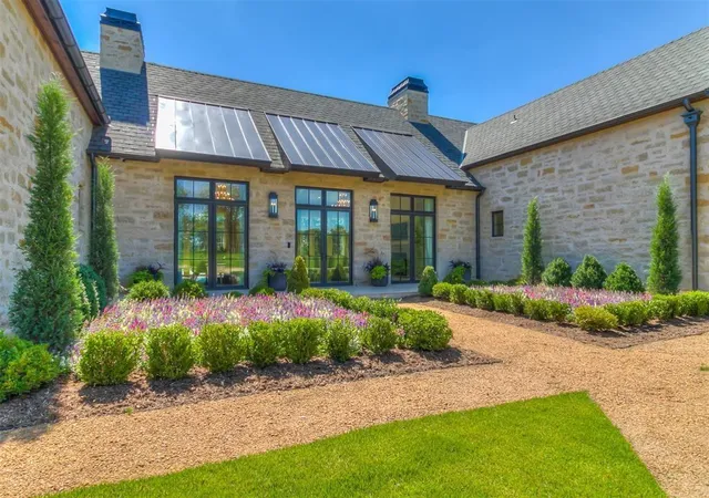 Photo 2 of Single Family Residence at 2909 Spring Crst Cir, Jones, OK 73049 | MLS# 1133106 | | Sold on 2024-10-04