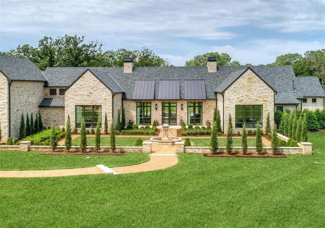 Photo 4 of Single Family Residence at 2909 Spring Crst Cir, Jones, OK 73049 | MLS# 1133106 | | Sold on 2024-10-04