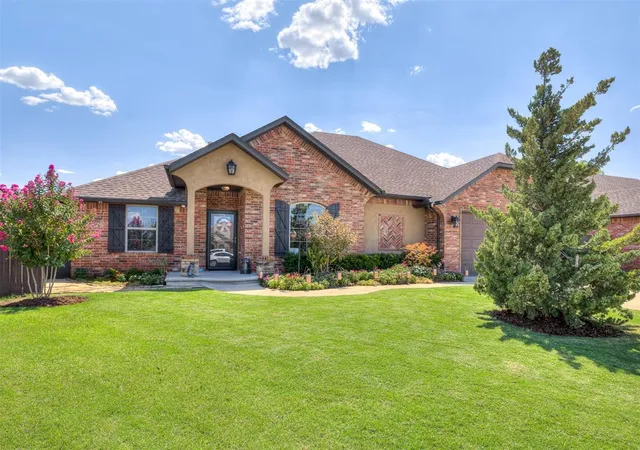2nd image of 534 W Chickasaw Court Wy, Mustang, OK 73064 | MLS# 1135599