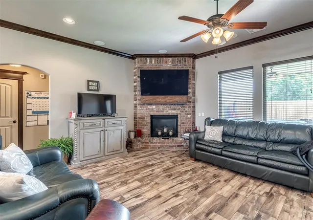 Photo 4 of Sale Pending at 534 W Chickasaw Court Wy, Mustang, OK 73064 | MLS# 1135599 | Listing updated on 2026-10-08