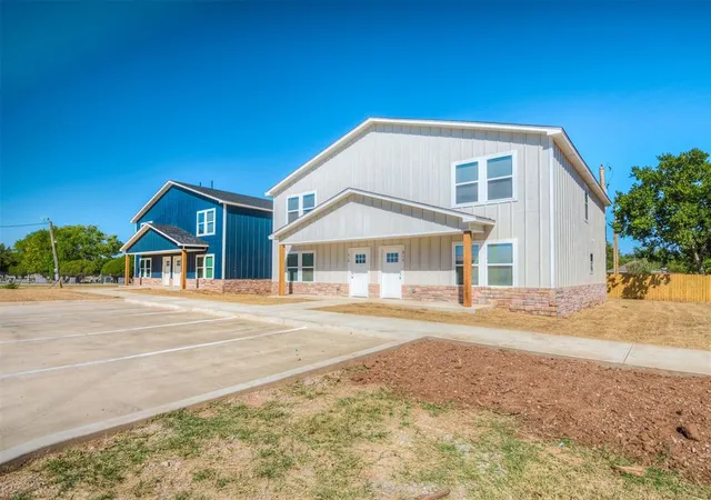 1st image of 1728 S 8th St, Chickasha, OK 73018 | MLS# 1137019