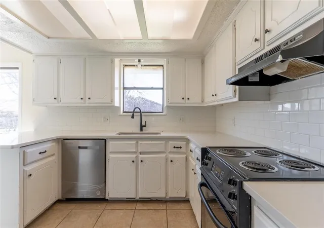 Photo 5 of Single family home for sale at 11709 N Lee Pl, Oklahoma City, OK 73114 | MLS# 1140433 | Listing updated on 2026-06-01