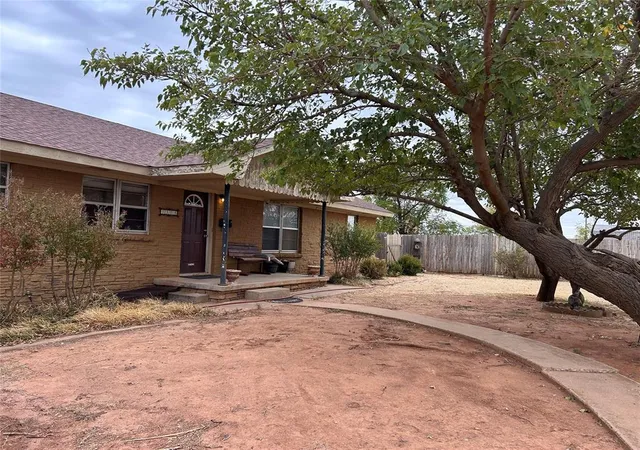 Photo 1 of Single family home for sale at 1308 N Forrest St, Altus, OK 73521 | MLS# 1140480 | Listing updated on 2025-09-22