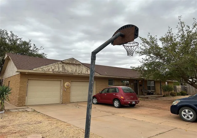 Photo 2 of Single family home for sale at 1308 N Forrest St, Altus, OK 73521 | MLS# 1140480 | Listing updated on 2025-09-22